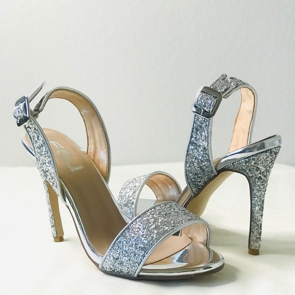 Silver Glitter Point Toe Strap Sandals